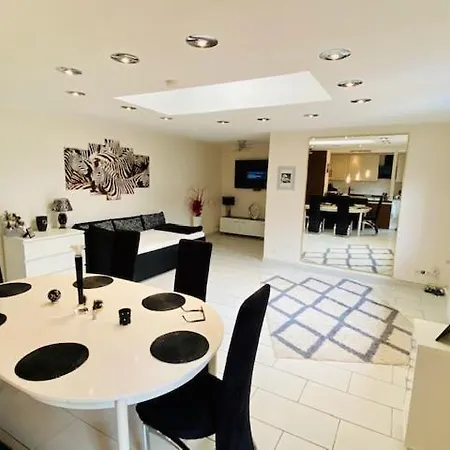 Wohlfuehloase In هوفهايم آم تاونوس